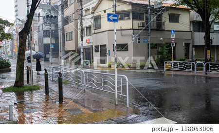 雨の交差点 雨の交差点 118053006