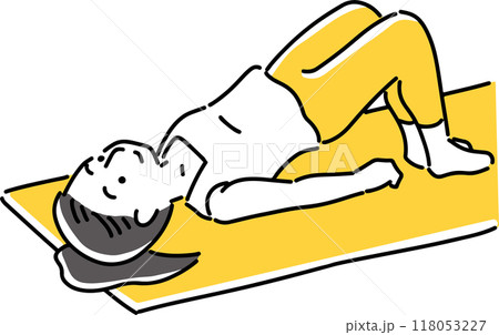 ヨガを楽しむ女性 118053227