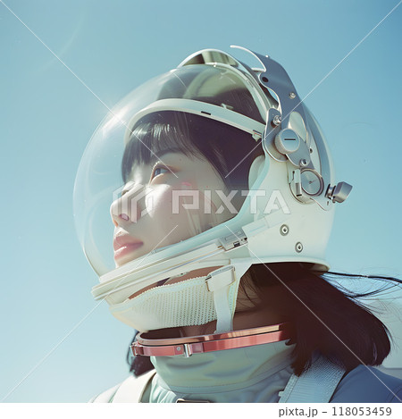 宇宙を夢見る、果敢なアジア人女性 118053459