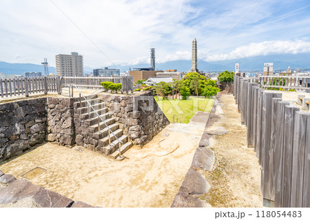 甲府城 天守台　お城が建てられた当時の姿がそのまま残る　天守閣が建てられる場所 118054483