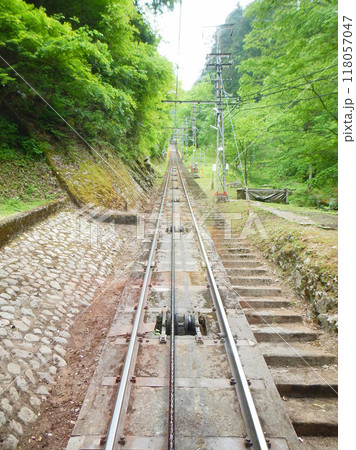 高野山ケーブルカーのレール　和歌山県 118057047