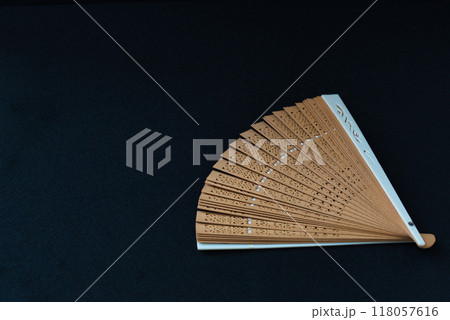 和装小物 扇子 黒バック 118057616