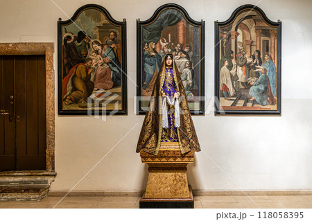 Setubal, Portugal - Feb 29, 2024: Interior of the San Sebastiao Catholic Church in Setubal, Portugal Setubal, Portugal - Feb 29, 2024: Interior of the San Sebastiao Catholic Church in Setubal, Portugal 118058395