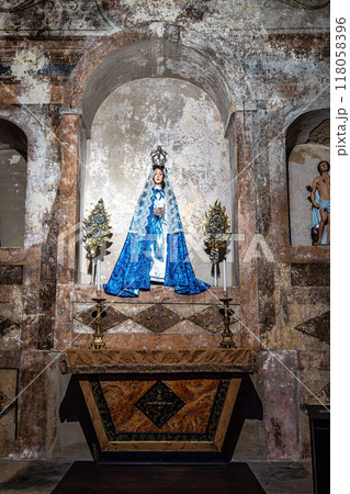 Setubal, Portugal - Feb 29, 2024: Interior of the San Sebastiao Catholic Church in Setubal, Portugal 118058396
