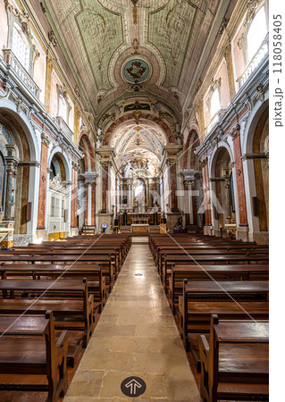 Setubal, Portugal - Feb 29, 2024: Interior of the San Sebastiao Catholic Church in Setubal, Portugal 118058405