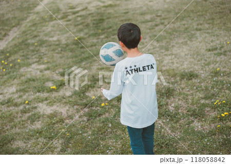 10 years old 118058842