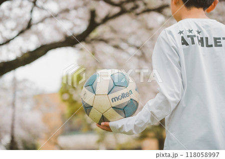 10 years old 118058997