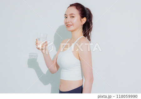 スポーツウェアの女性 スポーツウェアの女性 118059990