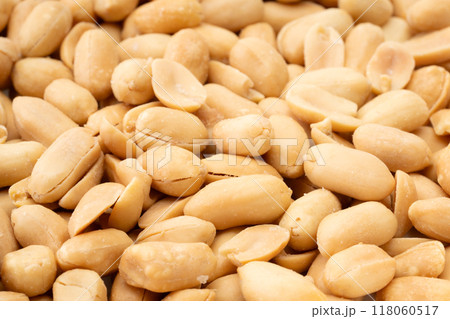 たくさんのバターピーナッツのクローズアップ背景 たくさんのバターピーナッツのクローズアップ背景 118060517