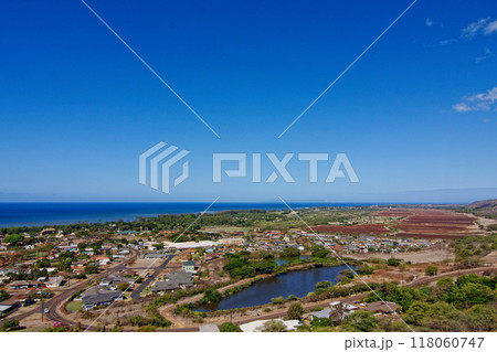 カウアイ島　ワイメアキャニオンドライブから見たワイメアタウン 118060747