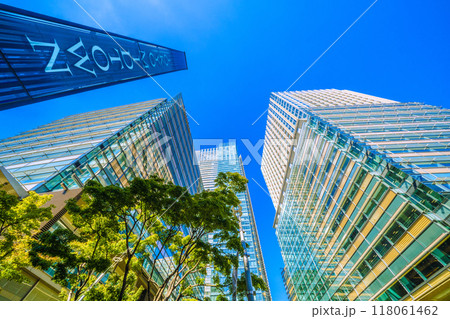 日本の東京都市景観 緑に映える東京ミッドタウンなどを望む＝9月5日 118061462