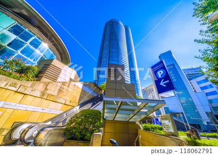 日本の東京都市景観 暑さ続く…六本木ヒルズや日比谷線六本木駅(出入口)などを望む=9月5日 日本の東京都市景観 暑さ続く…六本木ヒルズや日比谷線六本木駅(出入口)などを望む=9月5日 118062791