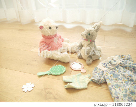 女の子のおもちゃ　幼児　子育てイメージ 118065224