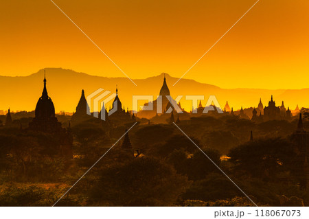 The Temples of bagan at sunrise, Bagan, Myanmar The Temples of bagan at sunrise, Bagan, Myanmar 118067073
