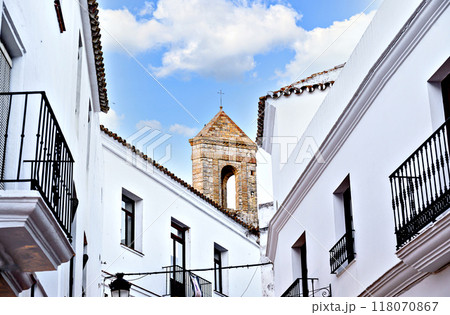Views of the town of Vejer de la Frontera. Route of white villages of Cadiz, Andalusia 118070867