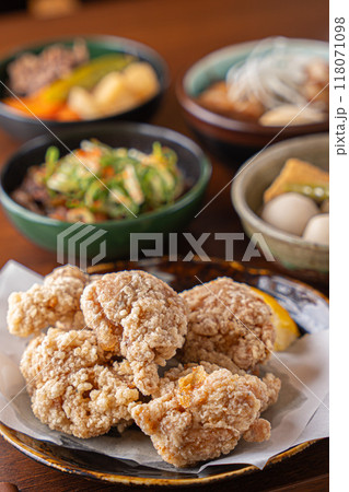 美味しそうな惣菜 料理 おふくろの味 美味しそうな惣菜 料理 おふくろの味 118071098