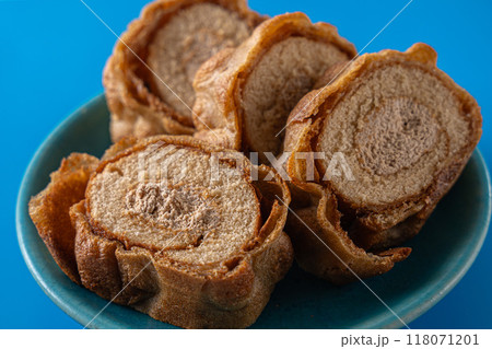 美味しそうなロールケーキ 118071201