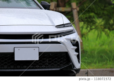 白い国産スポーツカー 118072372