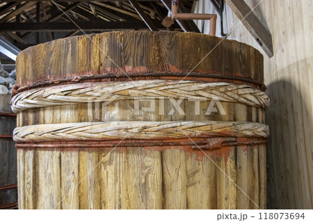味噌 木桶 味噌 木桶 118073694