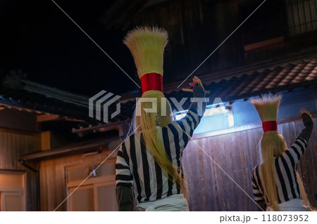 三重県度会町麻加江で江戸時代から行われているお盆の行事のかんこ踊り 118073952