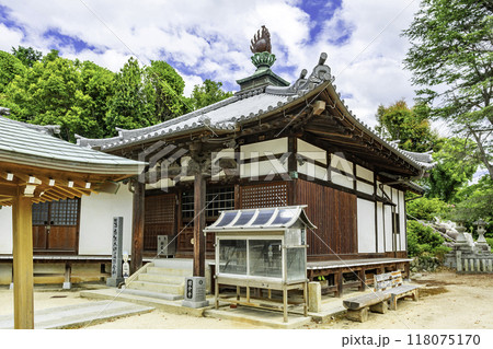 四国八十八箇所59番　国分寺　大師堂　愛媛県今治市 118075170