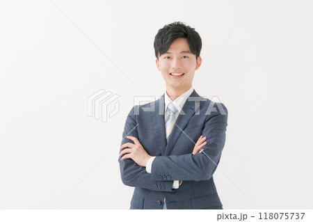 スーツ姿の男性のポートレート 118075737