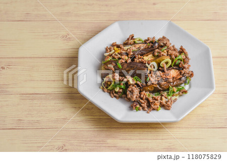 肉味噌の茄子炒め 肉味噌の茄子炒め 118075829