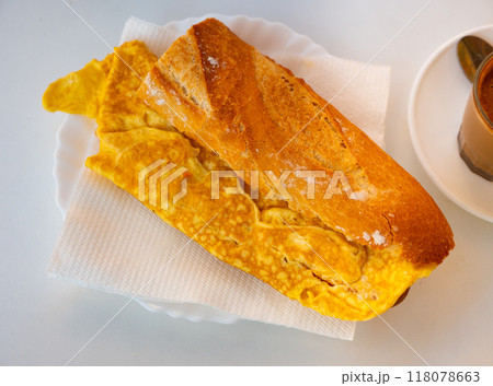 Omelette sandwich served for breakfast Omelette sandwich served for breakfast 118078663
