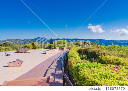 【静岡県】新緑の十国峠展望台から、上総・相模国展望 118078670