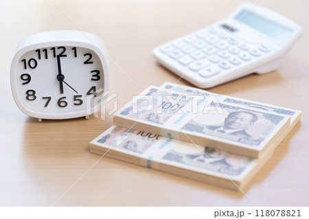 時計とお金　時間　6時　18時　6：00　18：00 118078821