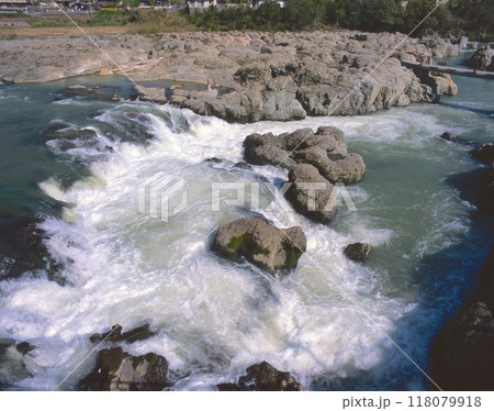 闘竜灘(とうりゅうなだ)/日本一早く鮎漁が解禁される飛び鮎の名所/加古川(一級河川) 闘竜灘(とうりゅうなだ)/日本一早く鮎漁が解禁される飛び鮎の名所/加古川(一級河川) 118079918
