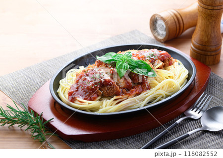 鉄板ナポリタンとカツレツ|洋食ランチのあつあつイメージ トンカツパスタ ( スパカツ ) 鉄板ナポリタンとカツレツ|洋食ランチのあつあつイメージ トンカツパスタ ( スパカツ ) 118082552