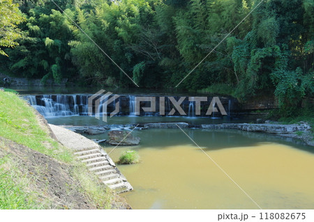 黒滝(「三木のナイアガラ)/ 兵庫県三木市吉川町 黒滝(「三木のナイアガラ)/ 兵庫県三木市吉川町 118082675