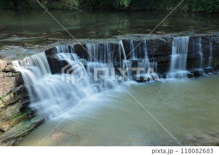 黒滝(「三木のナイアガラ)/ 兵庫県三木市吉川町 黒滝(「三木のナイアガラ)/ 兵庫県三木市吉川町 118082683