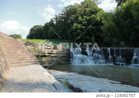 黒滝(「三木のナイアガラ)/ 兵庫県三木市吉川町 黒滝(「三木のナイアガラ)/ 兵庫県三木市吉川町 118082707