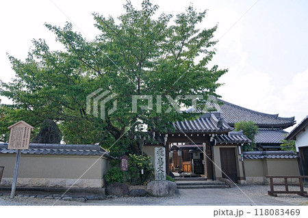 奈良　明日香村　飛鳥寺　正門（夏） 118083469