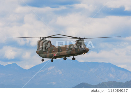 山間を飛ぶ陸上自衛隊CH-47Jチヌーク 山間を飛ぶ陸上自衛隊CH-47Jチヌーク 118084027