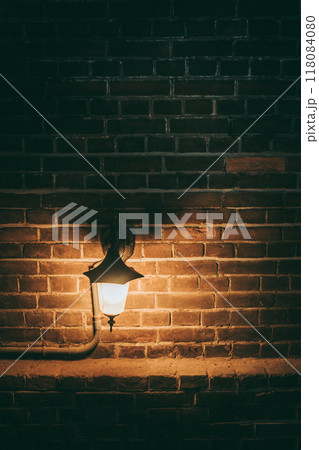 牛久シャトーの中のレトロなランプ(茨城県牛久市) 牛久シャトーの中のレトロなランプ(茨城県牛久市) 118084080