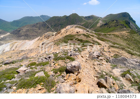 星生山中腹から望む大船山、中岳、稲星山、久住山 118084373