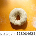 焼く前のベーグル生地 焼く前のベーグル生地 118084623