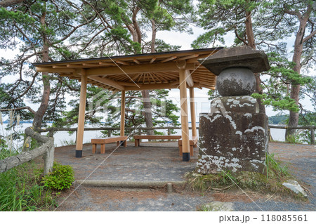 雄島にある東屋(陸前松島) 雄島にある東屋(陸前松島) 118085561