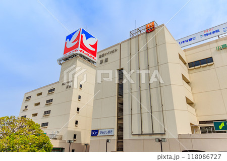 千葉県　船橋市　船橋駅北口の都市風景（イトーヨーカドー） 118086727