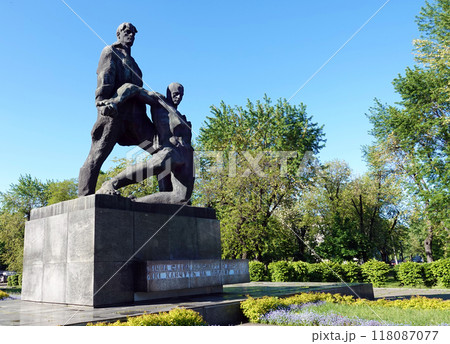 Kiev, Ukraine May 23, 2021: Monument to the Fallen in the Great Patriotic War 1941-1945 Kiev, Ukraine May 23, 2021: Monument to the Fallen in the Great Patriotic War 1941-1945 118087077