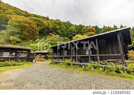 秋田県　乳頭温泉の紅葉風景 118089392