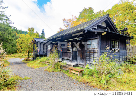 秋田県 乳頭温泉の紅葉風景 秋田県 乳頭温泉の紅葉風景 118089431