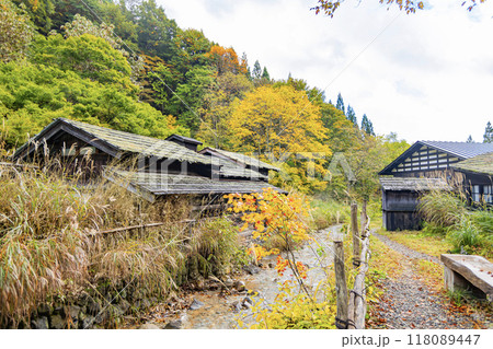 秋田県 乳頭温泉の紅葉風景 秋田県 乳頭温泉の紅葉風景 118089447
