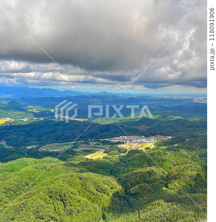 サーキットの空撮 118091906