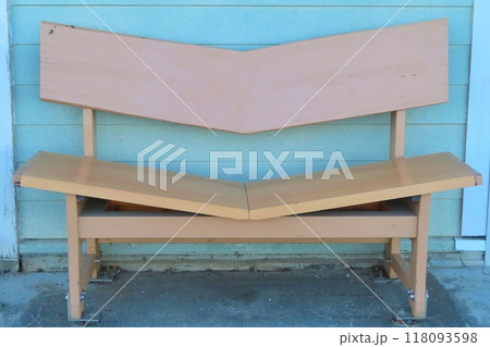 【愛媛県】下灘駅のらぶらぶベンチ 【愛媛県】下灘駅のらぶらぶベンチ 118093598