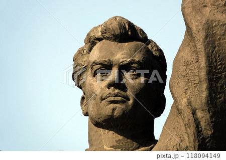 Kiev, Ukraine July 12, 2019: Monument "Friendship of the Ukrainian and Russian peoples" part of the monument to the unity of the Ukrainian and Russian Kiev, Ukraine July 12, 2019: Monument "Friendship of the Ukrainian and Russian peoples" part of the monument to the unity of the Ukrainian and Russian 118094149