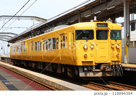 【JR西日本】115系(山陰本線:出雲市駅) 【JR西日本】115系(山陰本線:出雲市駅) 118094384